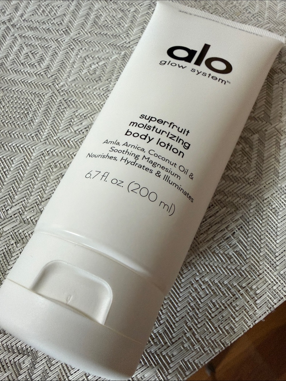 ALO YOGA superfruit moisturizing body lotion FULL SIZE 200ML ALO LOTION